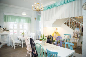 full-house-coffee-quan-cafe-dong-que-phap-sieu-lang-man-o-da-lat-1