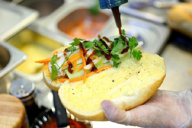 5 món Đà Lạt được lòng người Sài Gòn 9 Bánh mỳ gà