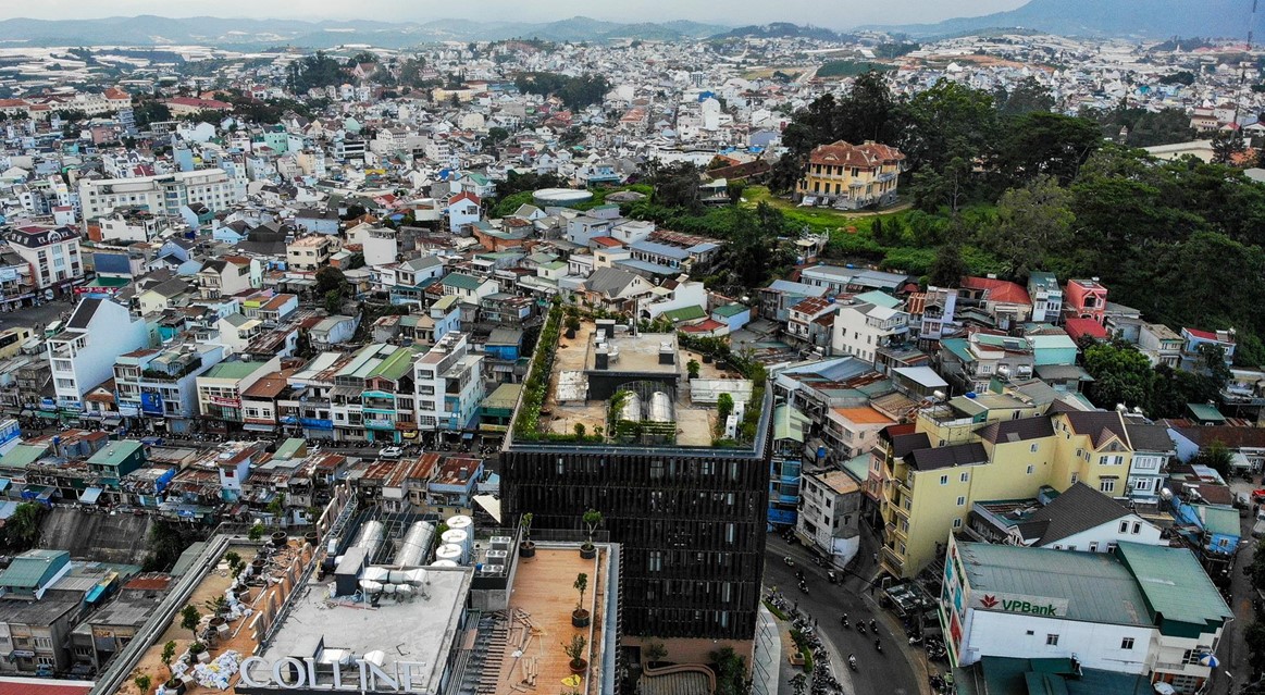 di-san-da-lat-trong-con-loc-do-thi-hoa-3